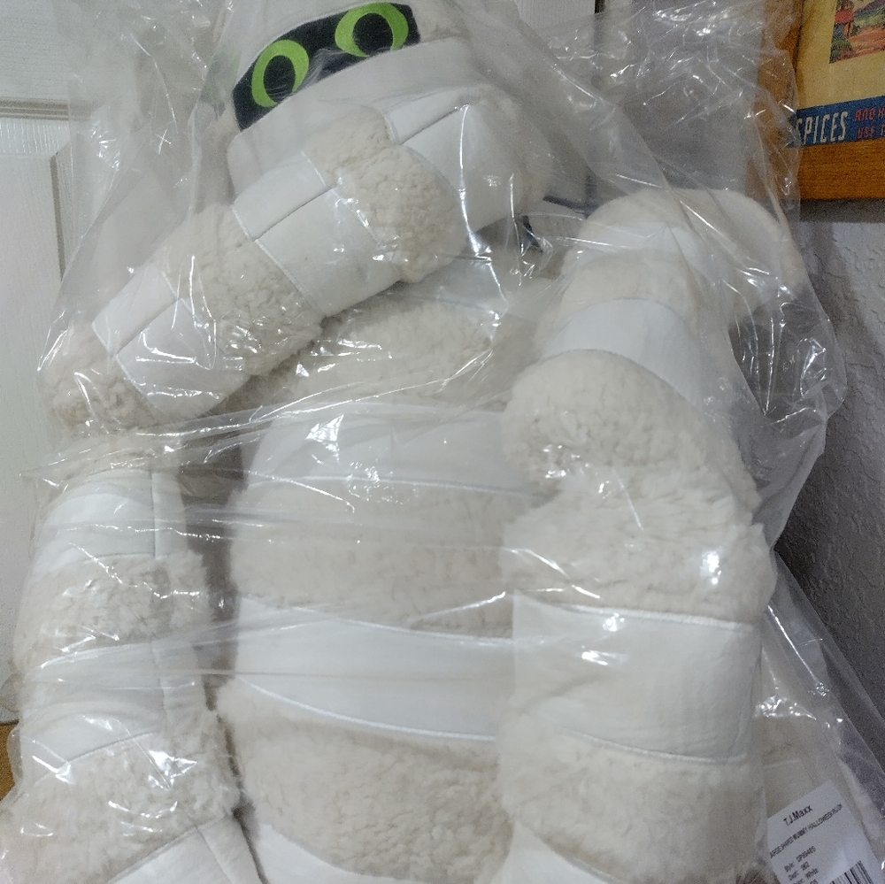 Storehouse 5' MUMMY Pillow GLOWS in Dark Halloween NWT - Picture 2 of 2